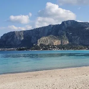  Bed & Breakfast Fronte Mare Arenella Italia